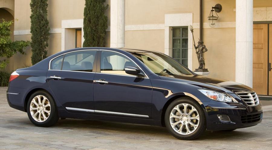  Hyundai Genesis Sedan 2009 года  (фото 6 из 47)